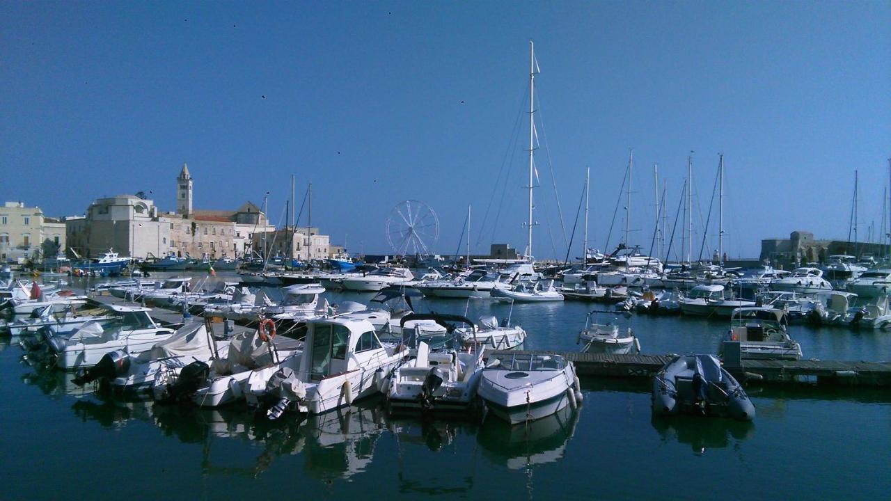 Monolocale Prezioso Villa Trani Bagian luar foto