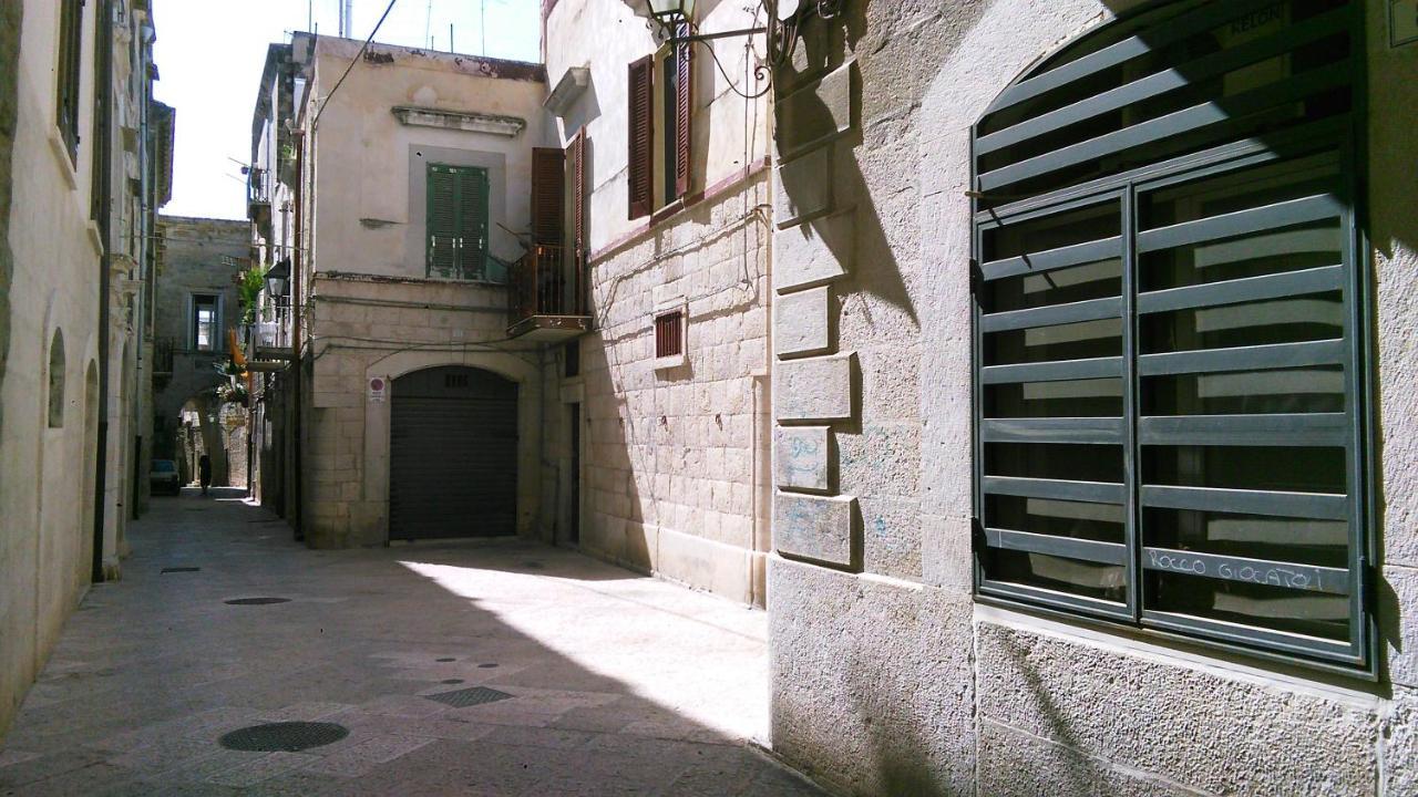 Monolocale Prezioso Villa Trani Bagian luar foto