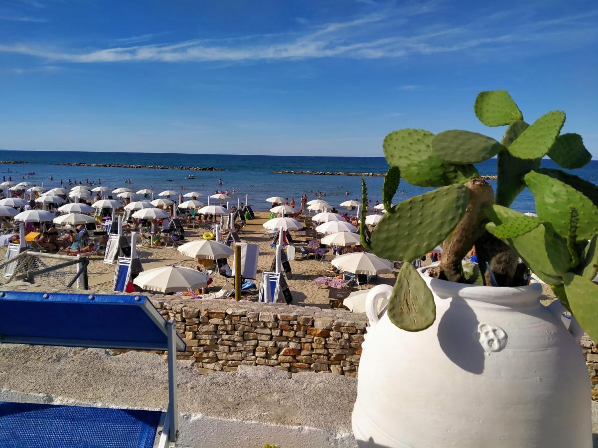 Monolocale Prezioso Villa Trani Bagian luar foto
